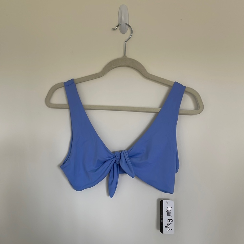 Dippin’ Daisy Seamless Front Tie Top